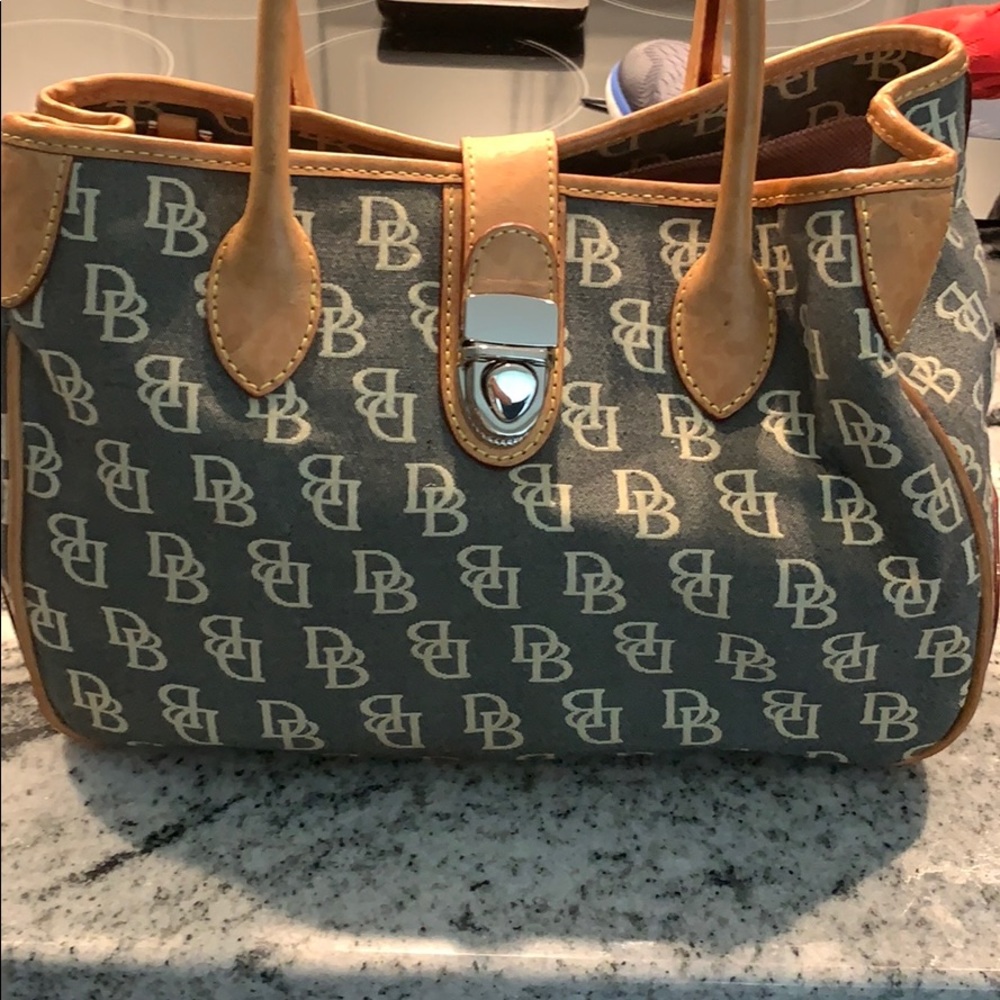 💯 Authentic DOONEY & BOURKE bag